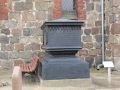 Kenotaph an der Kirche